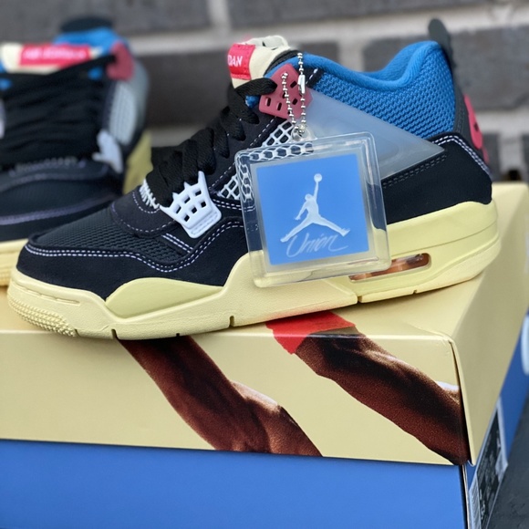 New Air Jordan 4 x Union LA Sneakers - Picture 2 of 7